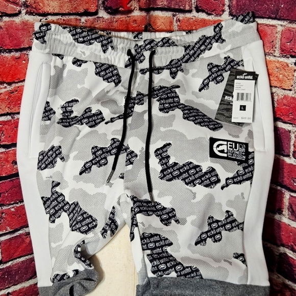 Ecko Unlimited Other - Ecko Unlimited Gray and Black Graphic Shorts Relaxed Fit Mens Large